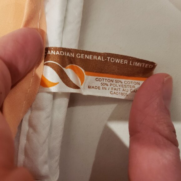 Vintage white and orange oven mitts - Picture 7 of 9